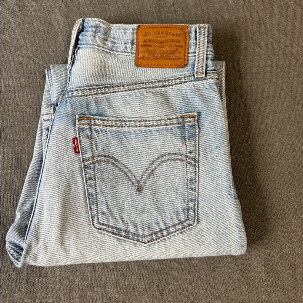 Levi Premium Ribcage Straight
